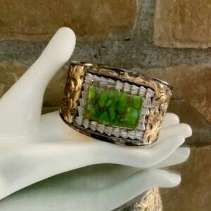 Vintage Green Sea Sediment Stone Embellished Gold Cuff Bracelet